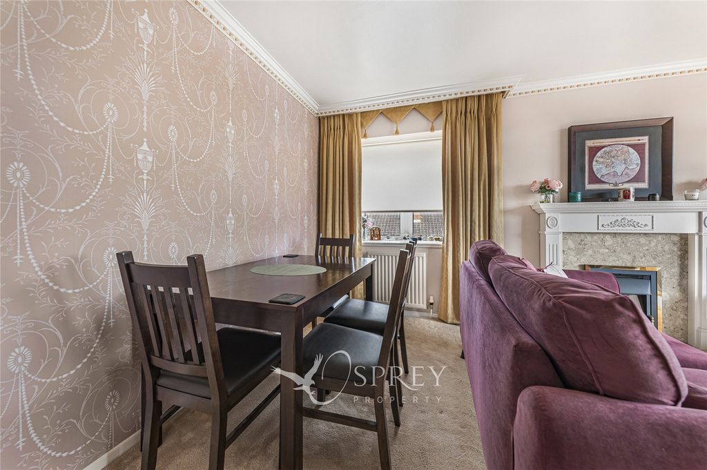 Property photo 2 of 10 Living Room/Dining