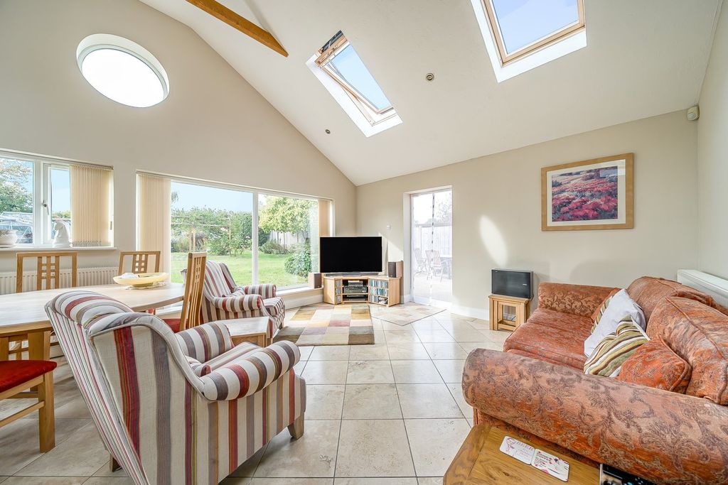 Property photo 3 of 26