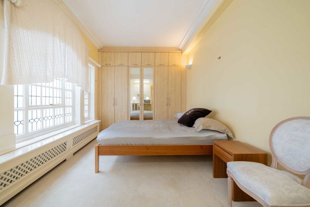 Property photo 3 of 6