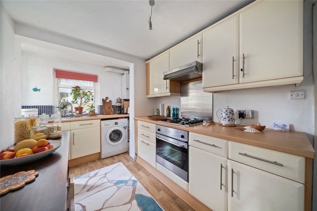 Property photo 2 of 9 Picture No. 24