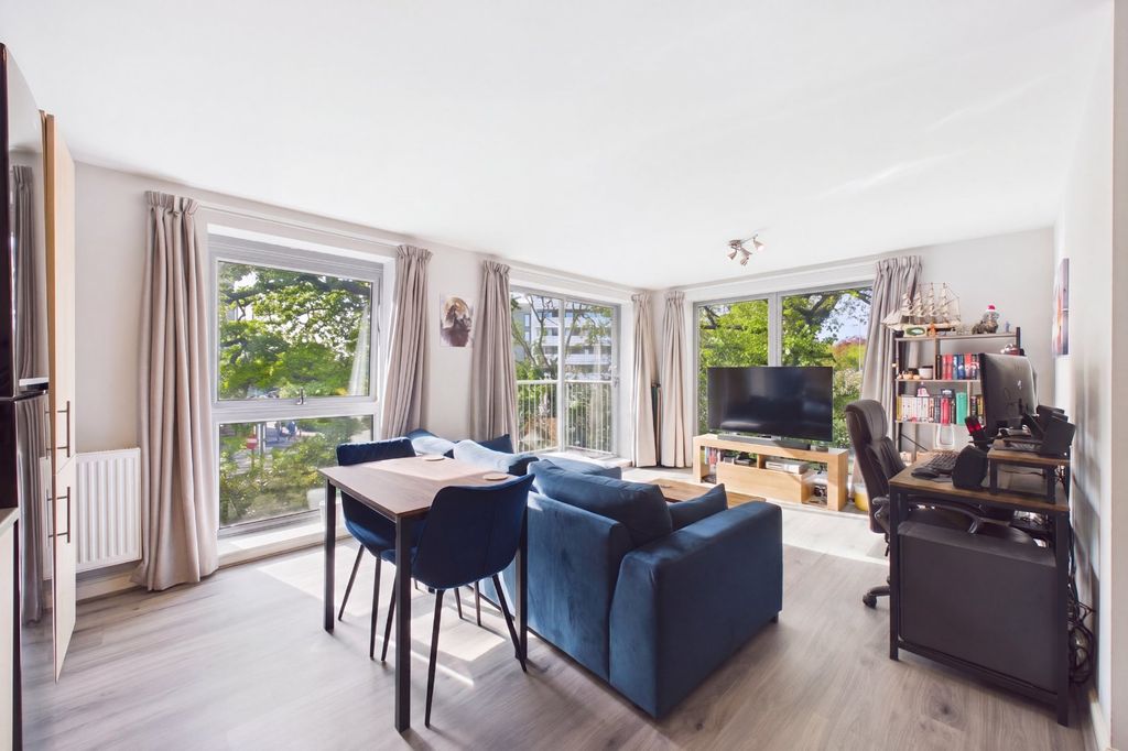 Property photo 2 of 6 Picture No. 10