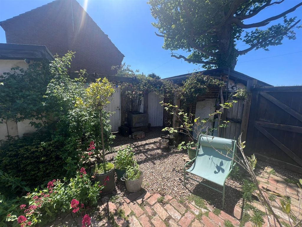 Property photo 3 of 19