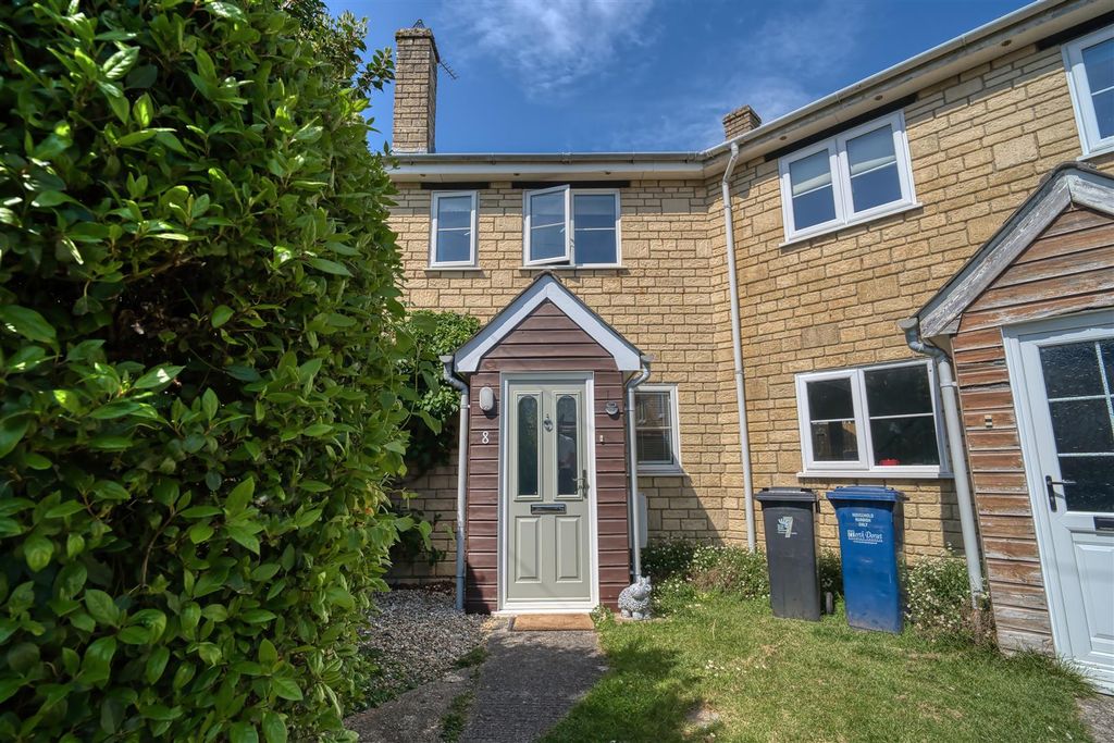 Property photo 1 of 9 Front