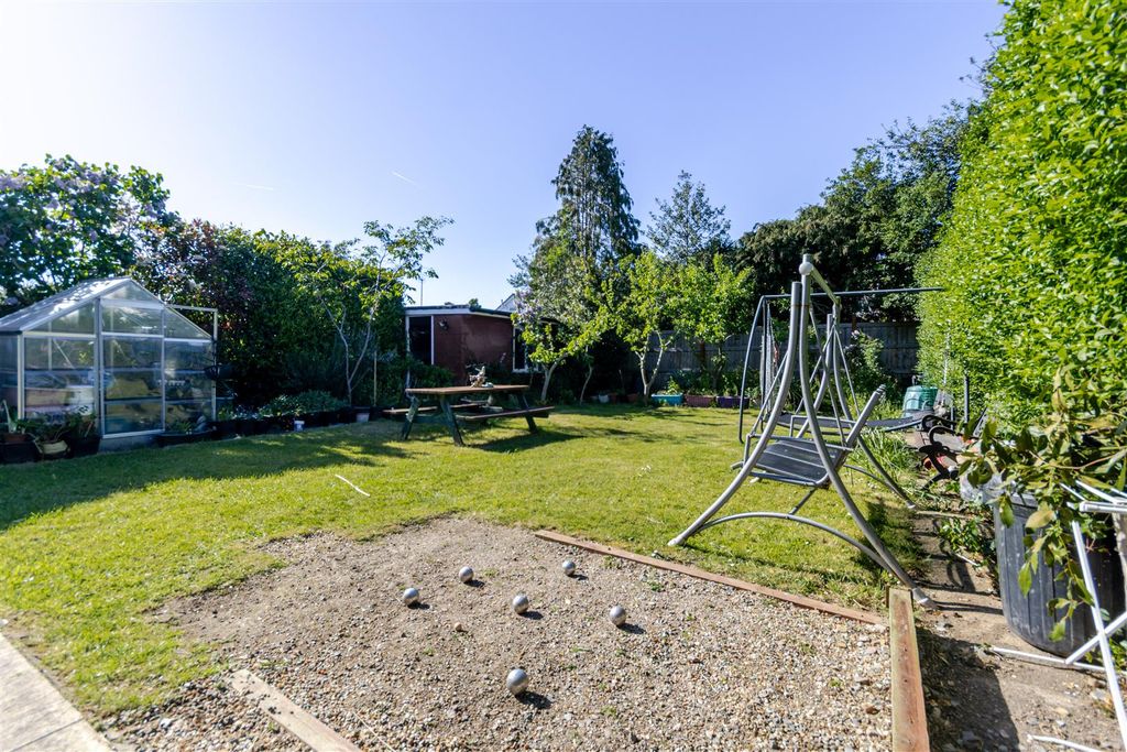 Property photo 2 of 19 Garden 1.Jpg