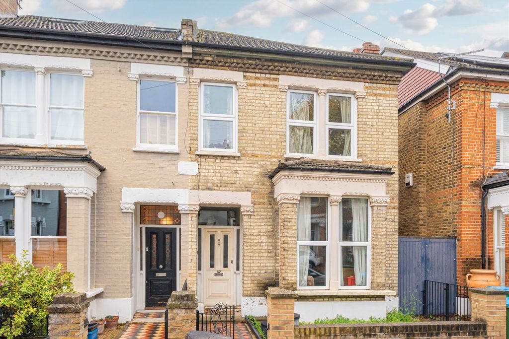 Property photo 1 of 2