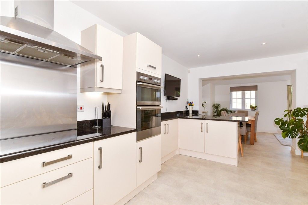 Property photo 3 of 15 Kitchen