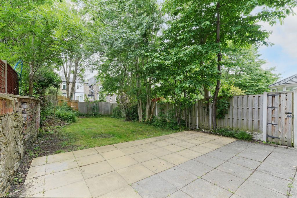 Property photo 3 of 15 Garden
