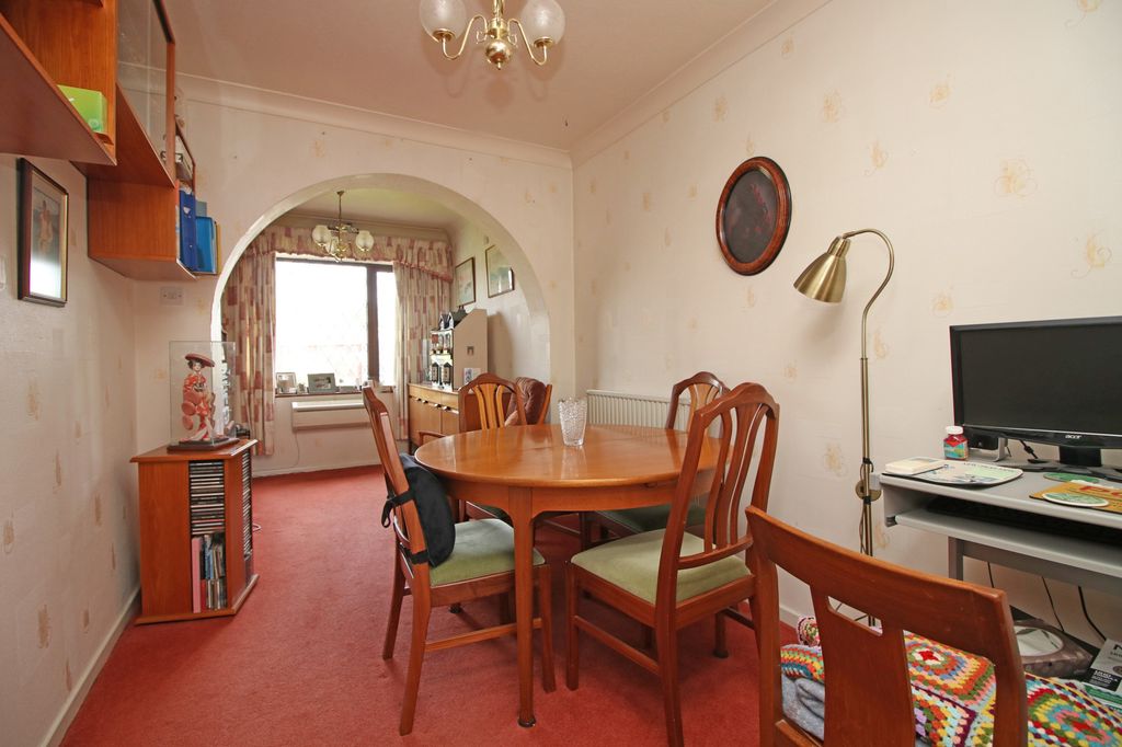 Property photo 3 of 21
