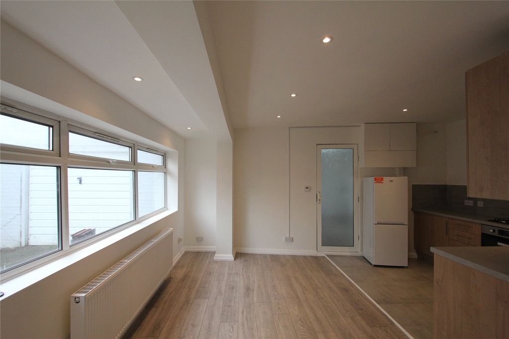 Property photo 3 of 10 Picture No. 09