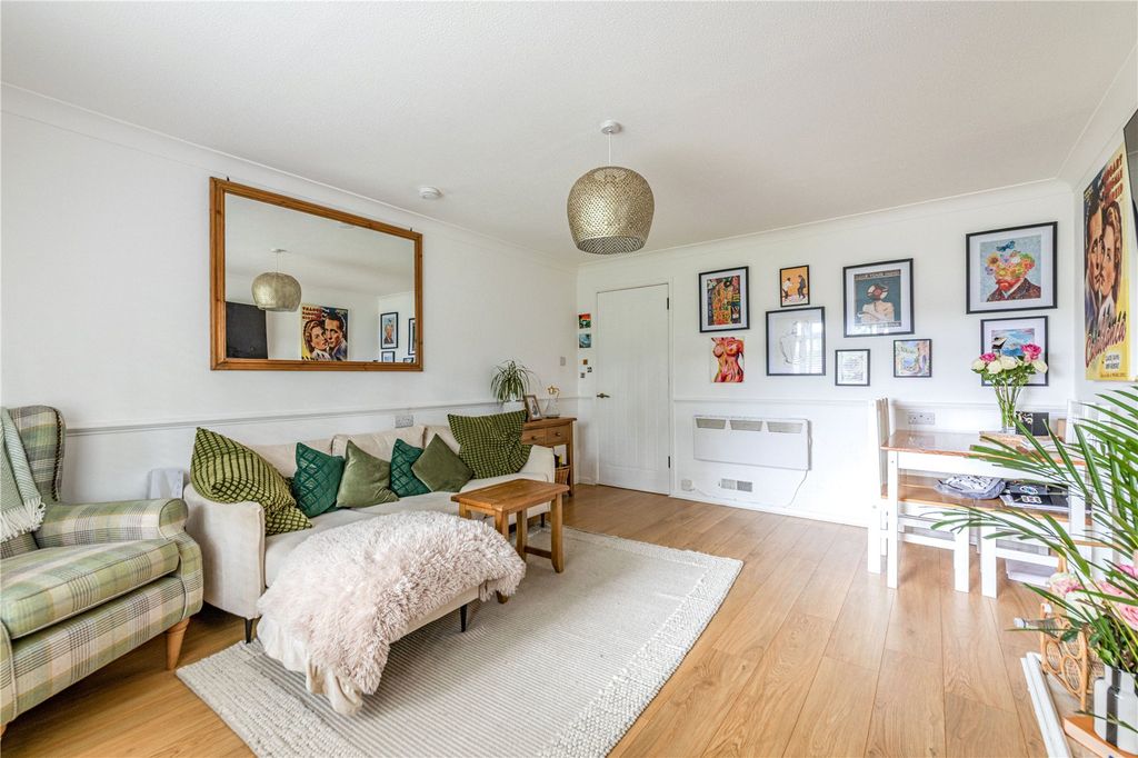 Property photo 1 of 15 Sitting Room