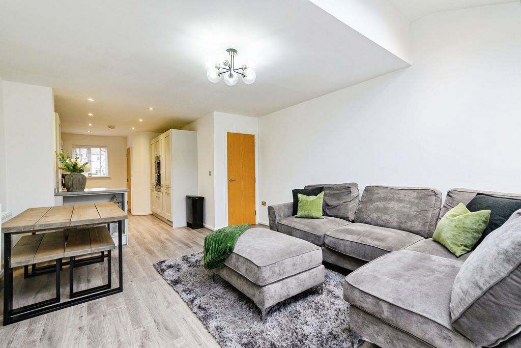 Property photo 3 of 20 Living/Kitchen Area