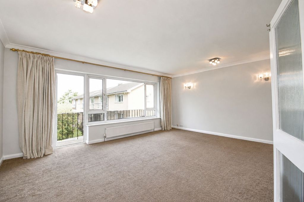 Property photo 3 of 8