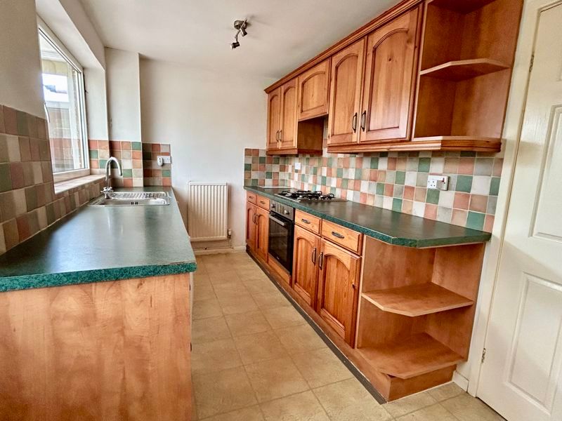 Property photo 3 of 14 Kitchen