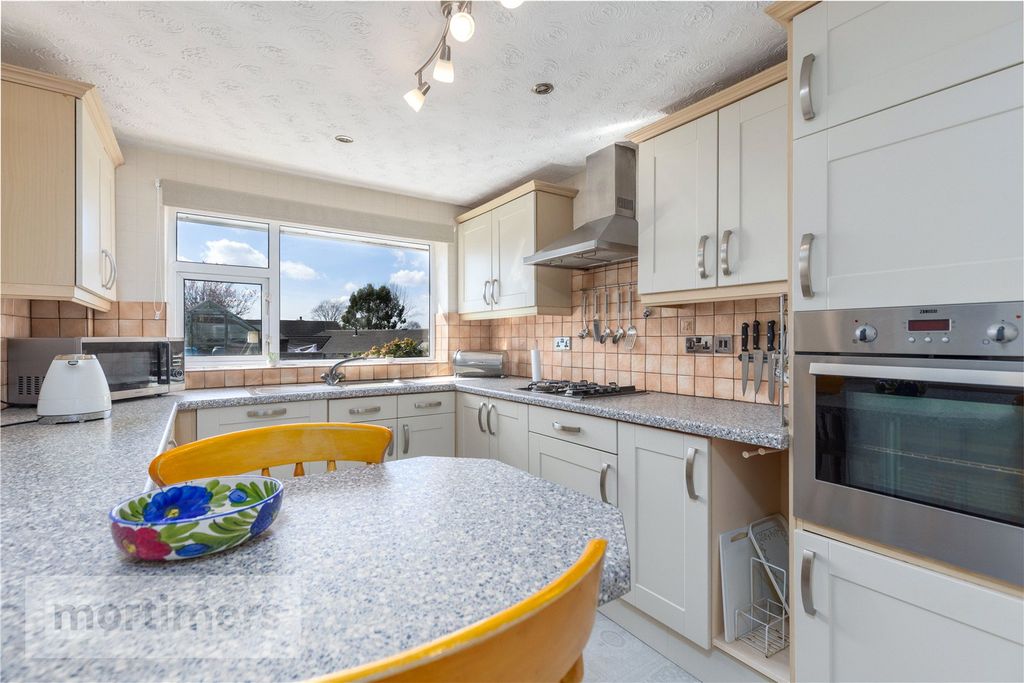 Property photo 2 of 26 Kitchen