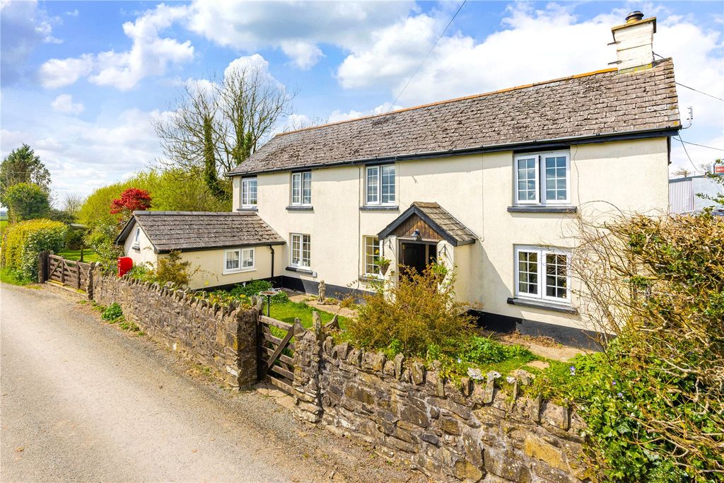 Property photo 1 of 23 Charachter Cottage