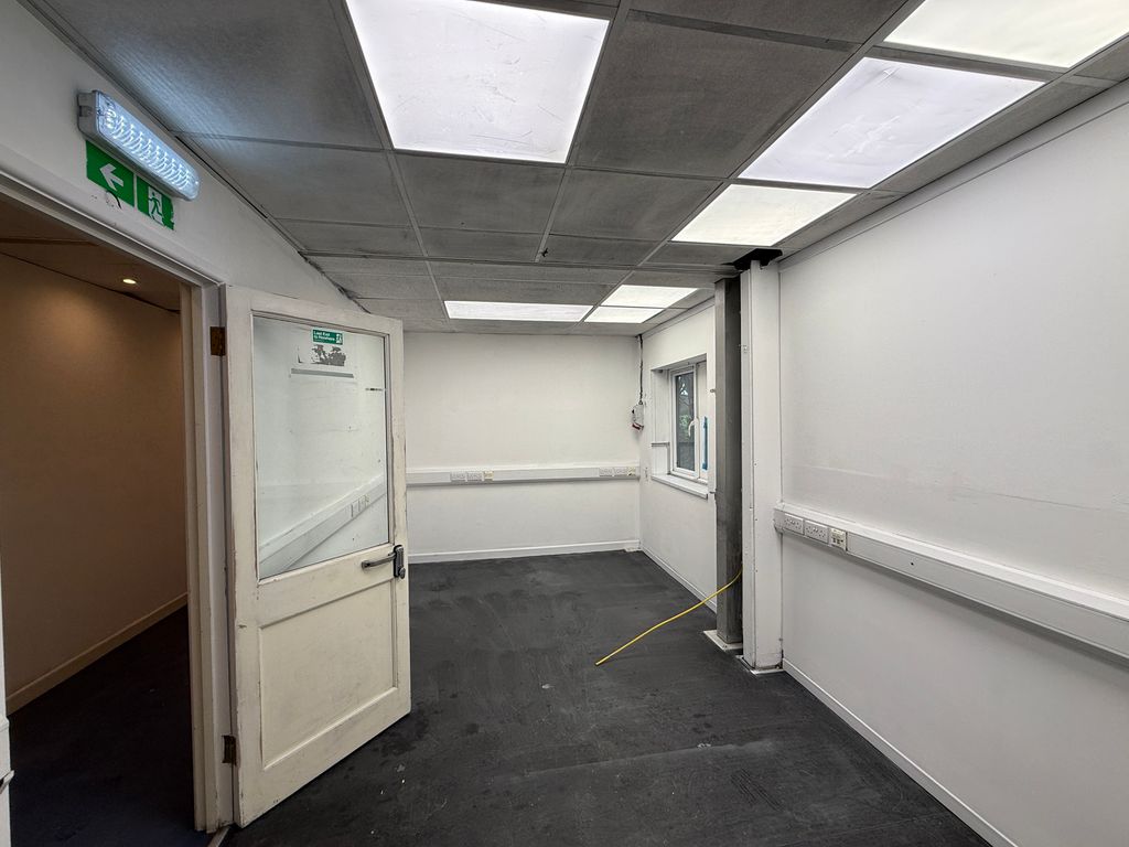 Property photo 3 of 9