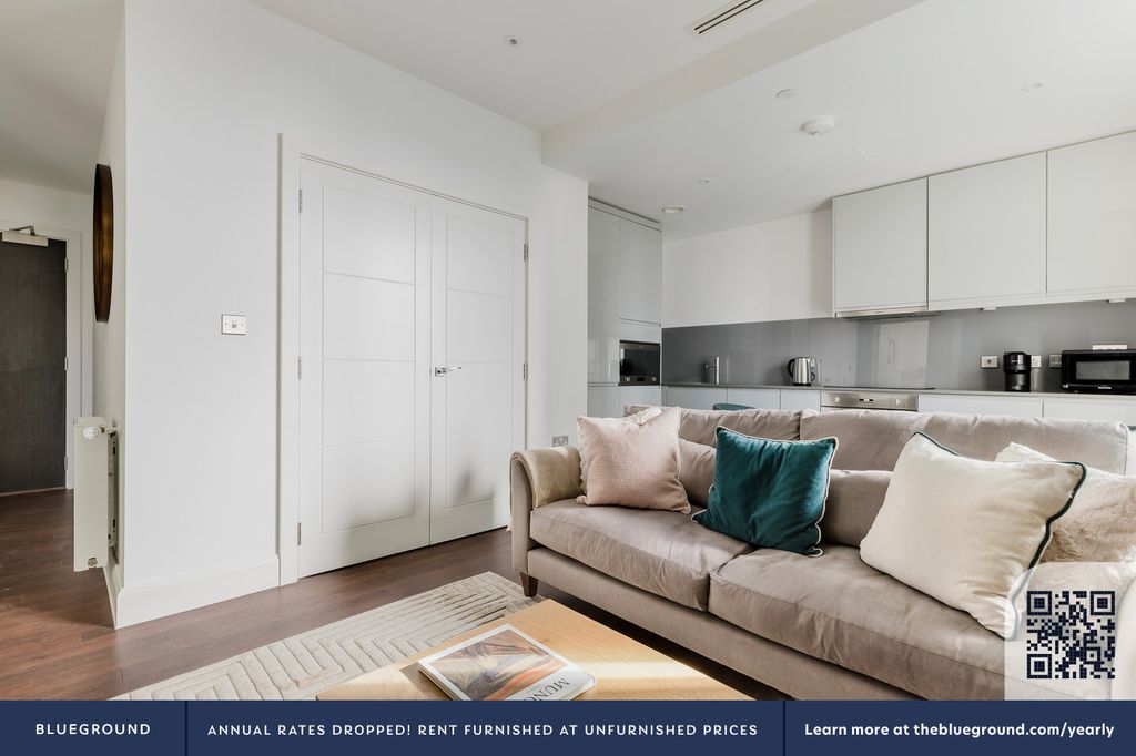 Property photo 3 of 45 Living Room