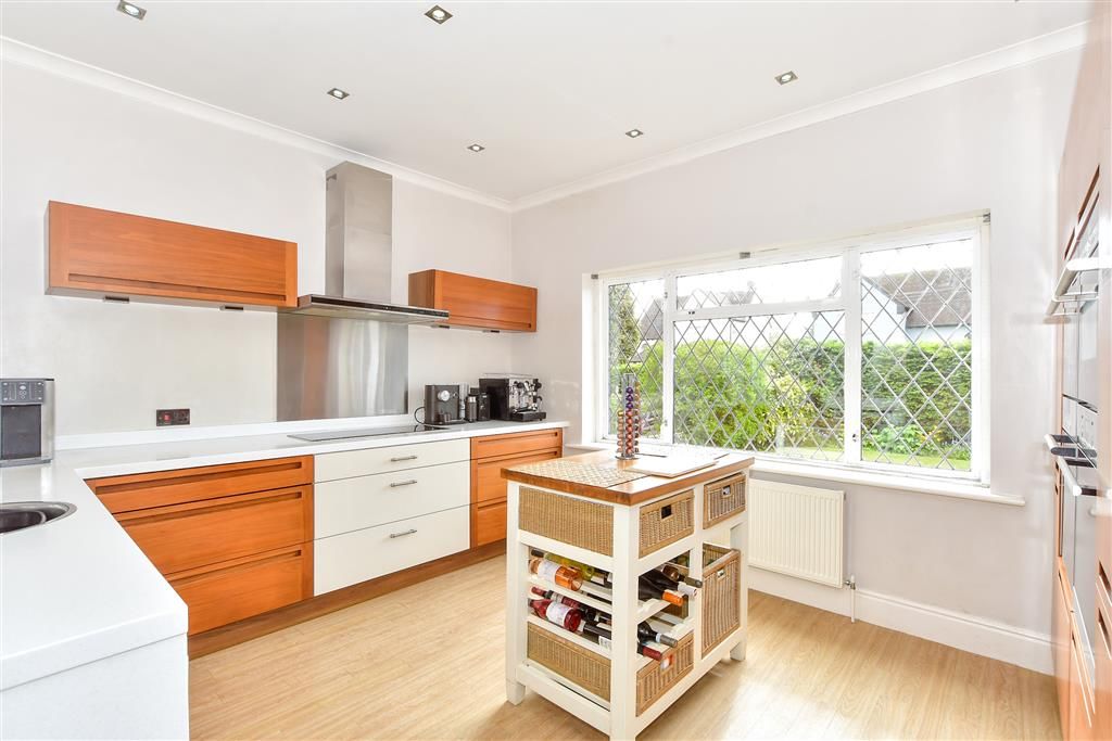 Property photo 1 of 13 Kitchen/Breakfast Room
