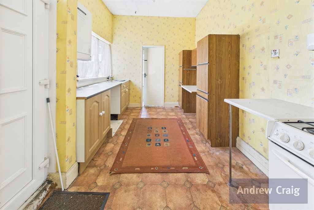 Property photo 3 of 15 Kitchen