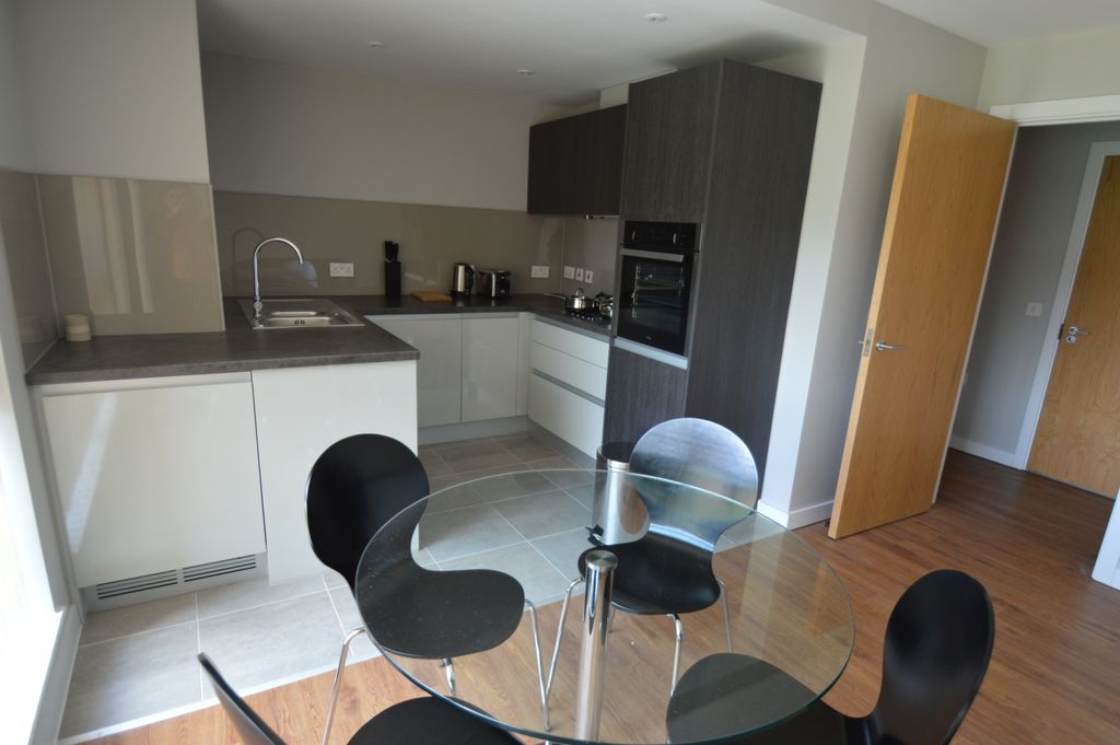 Property photo 3 of 5 Kitchen