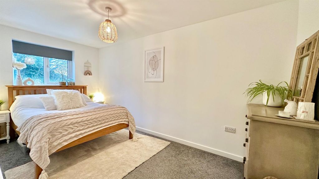 Property photo 3 of 29