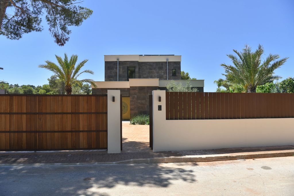 Property photo 3 of 40 Image3