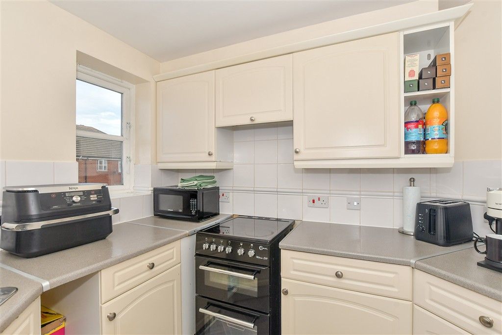 Property photo 2 of 12 Kitchen