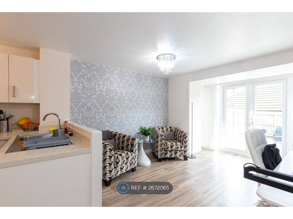 Property photo 2 of 25