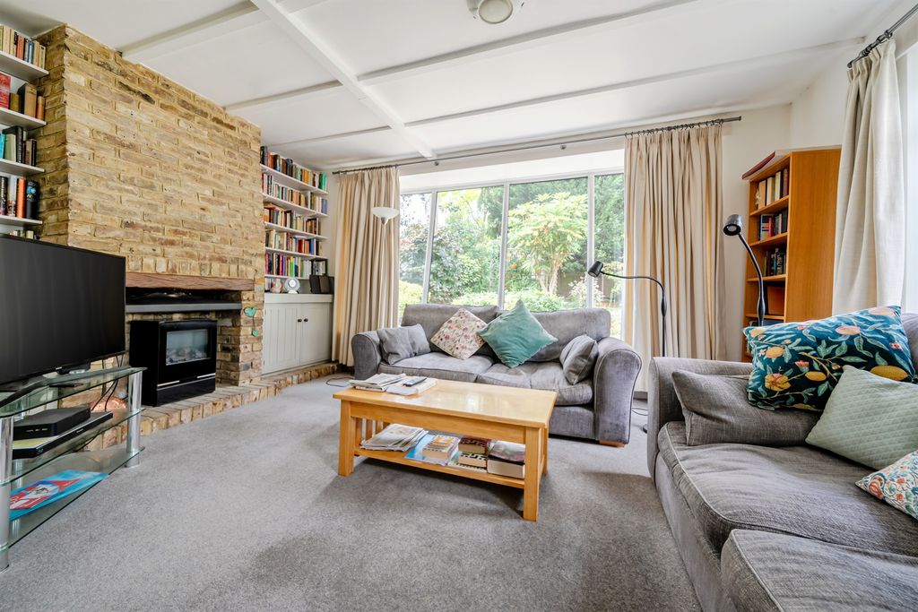 Property photo 3 of 12