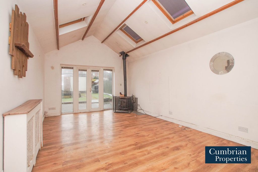 Property photo 2 of 16 Rear Snug/Dining Room