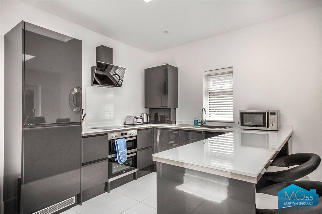 Property photo 1 of 12 Picture No. 04