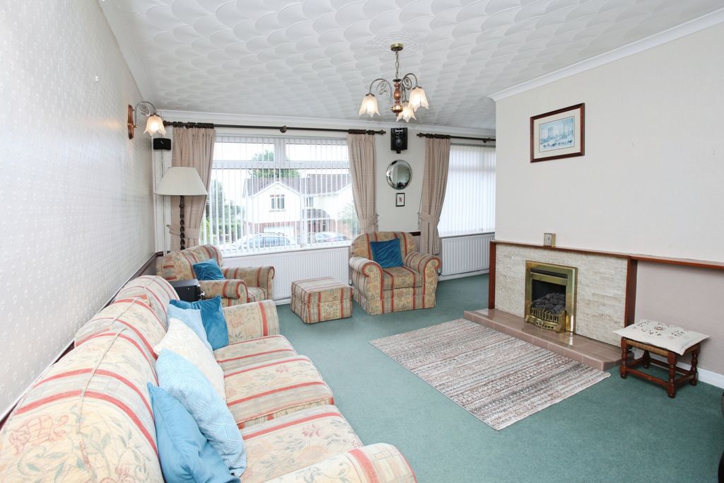 Property photo 3 of 21
