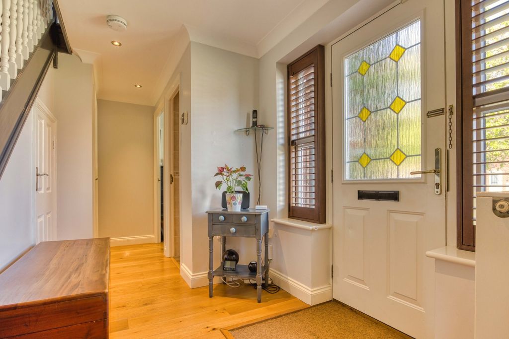 Property photo 2 of 34 Ewemove - Needhams Patch (9)