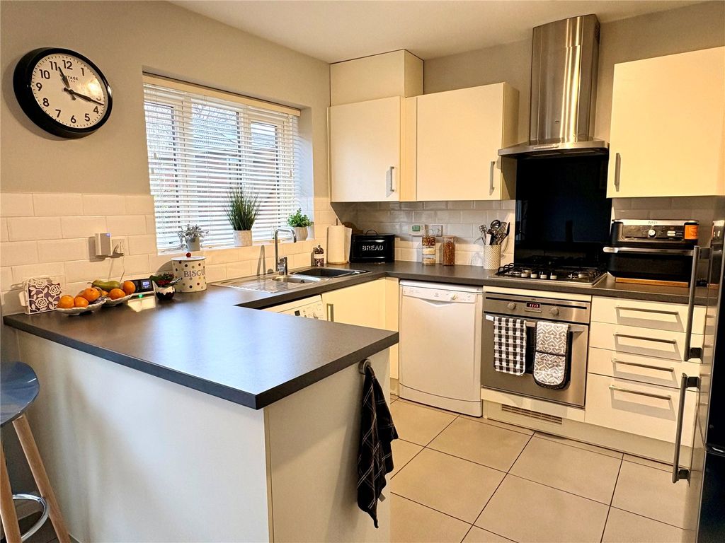 Property photo 3 of 9 Picture No. 11