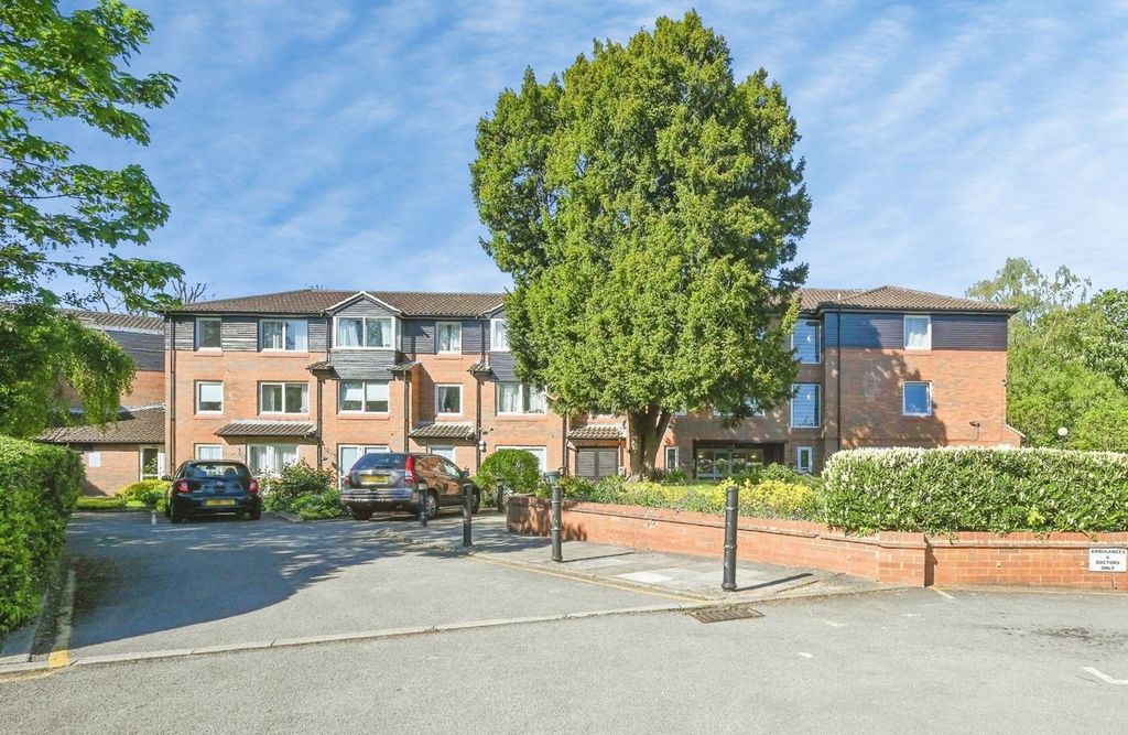 Property photo 1 of 17