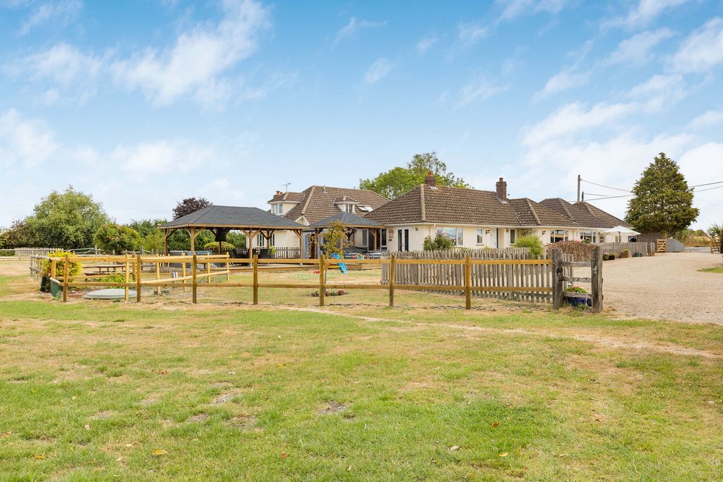 Property photo 3 of 49