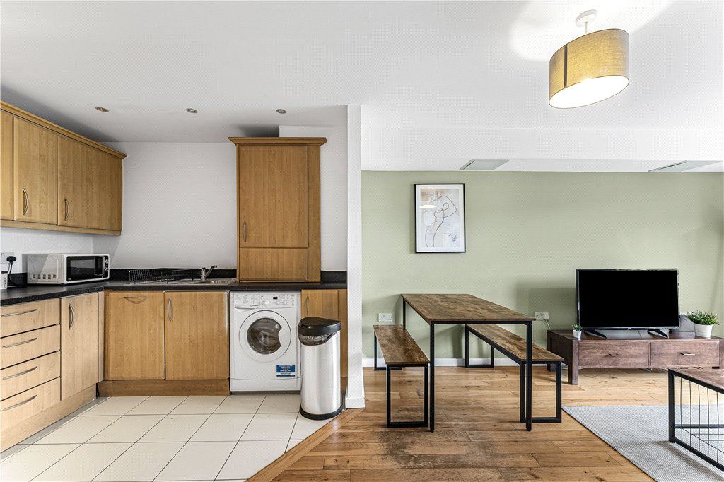 Property photo 2 of 14 Kitchen/Reception