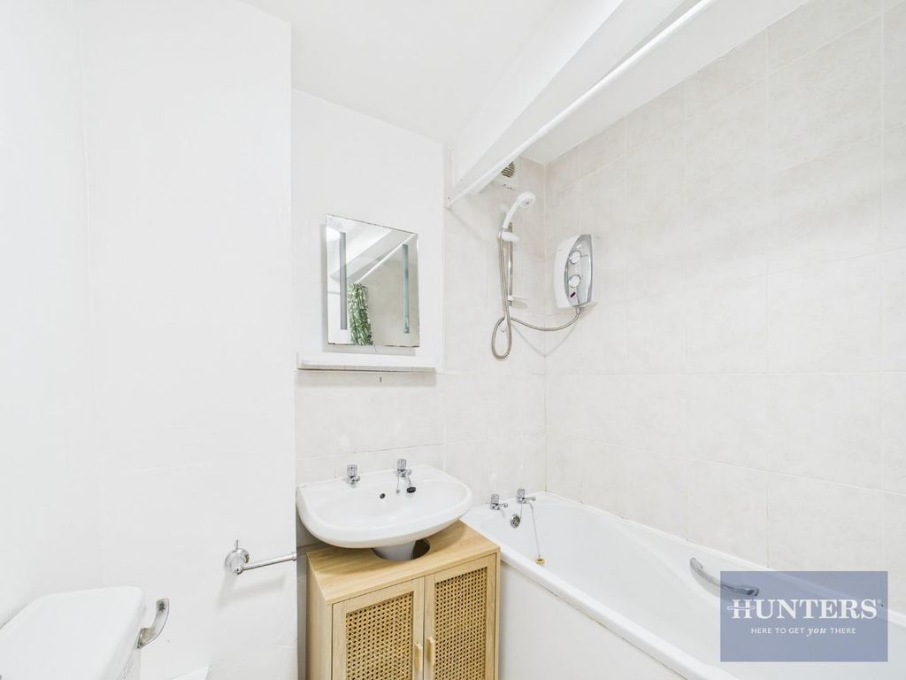 Property photo 2 of 6 Bathroom