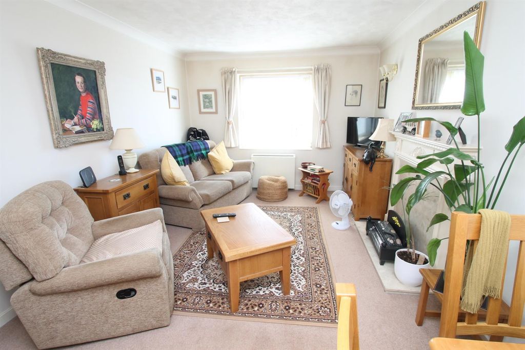 Property photo 3 of 8 Img_0003.Jpg