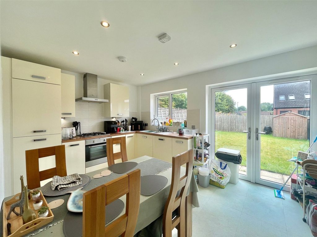 Property photo 2 of 18 Picture No. 33