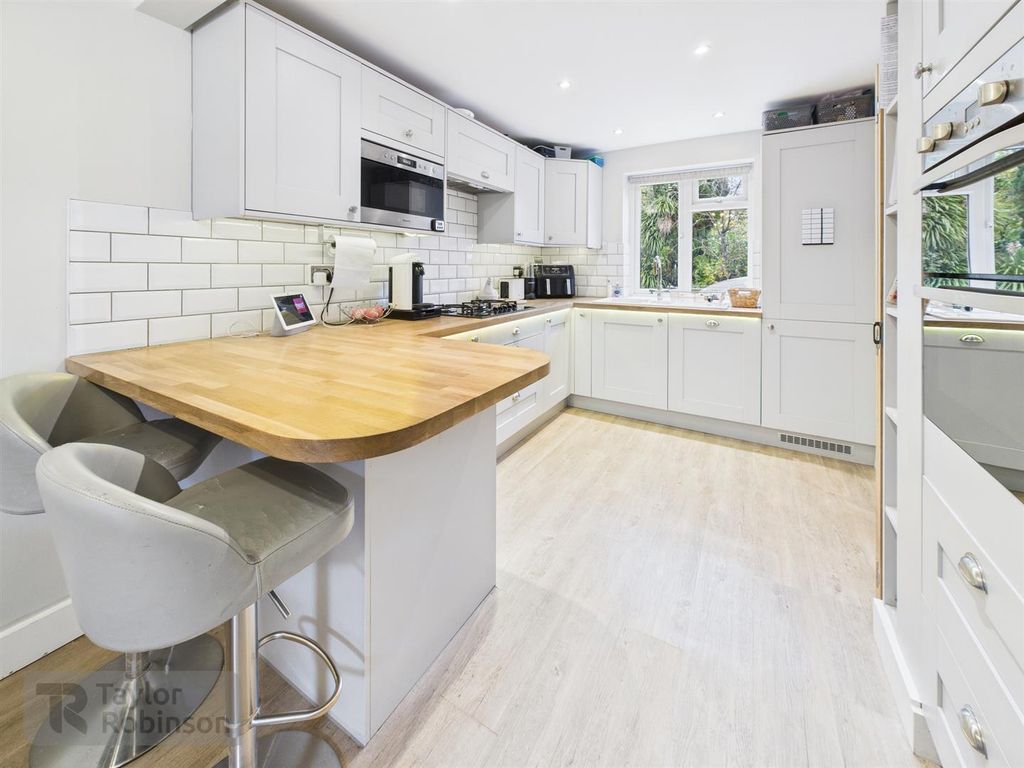 Property photo 3 of 15 Cam02600G0-Pr0595-Still010.Jpg