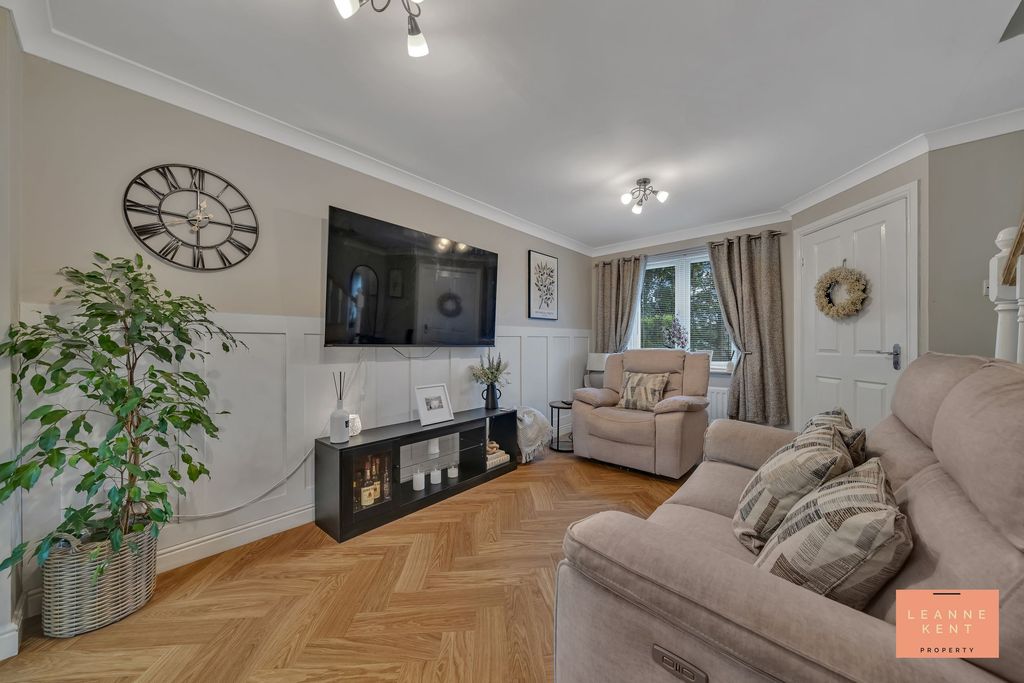Property photo 2 of 36
