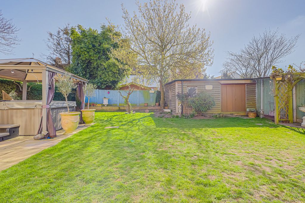 Property photo 2 of 30