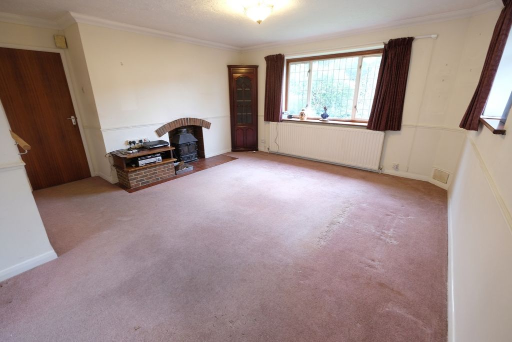 Property photo 2 of 32 Sitting/Dining Room