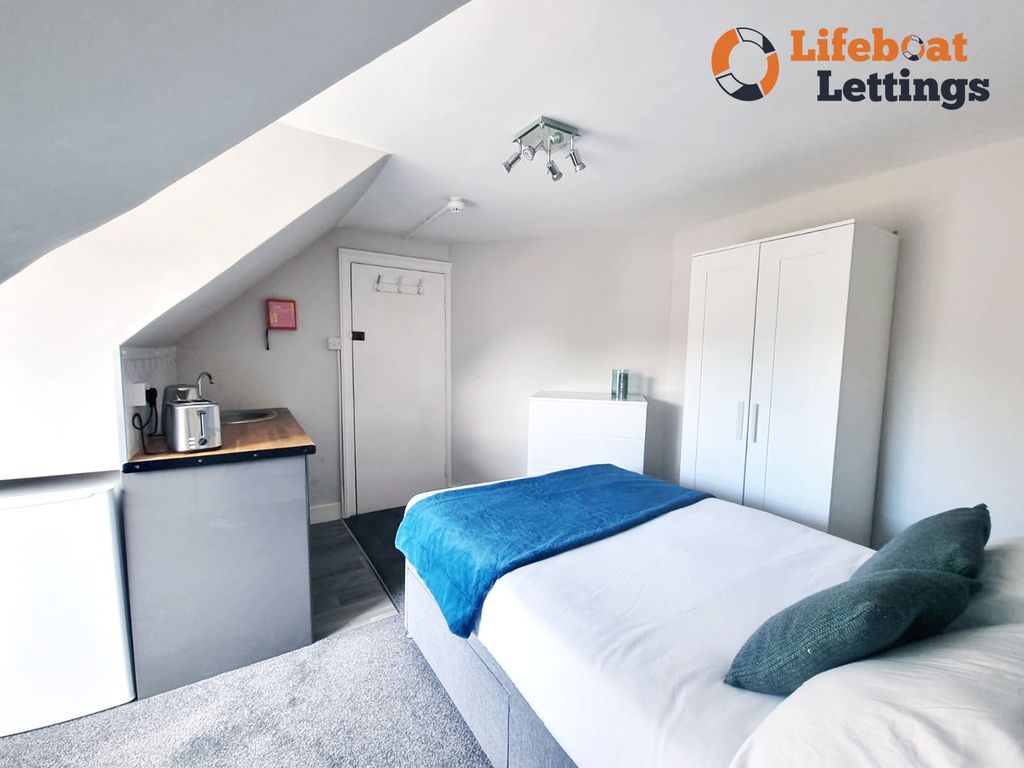 Property photo 1 of 6 Bedroom 7A