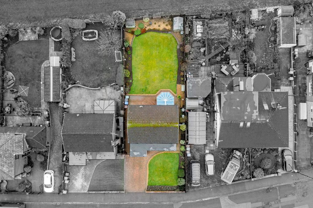 Property photo 2 of 42