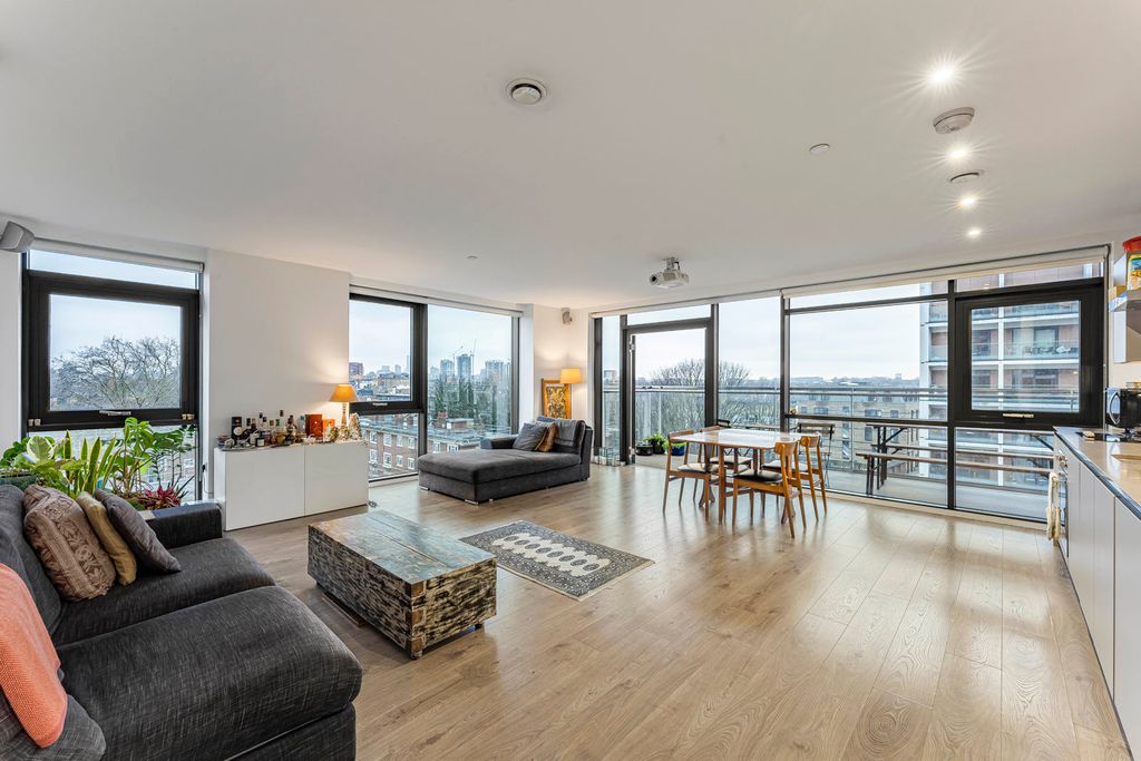 Property photo 1 of 19 Reception Room