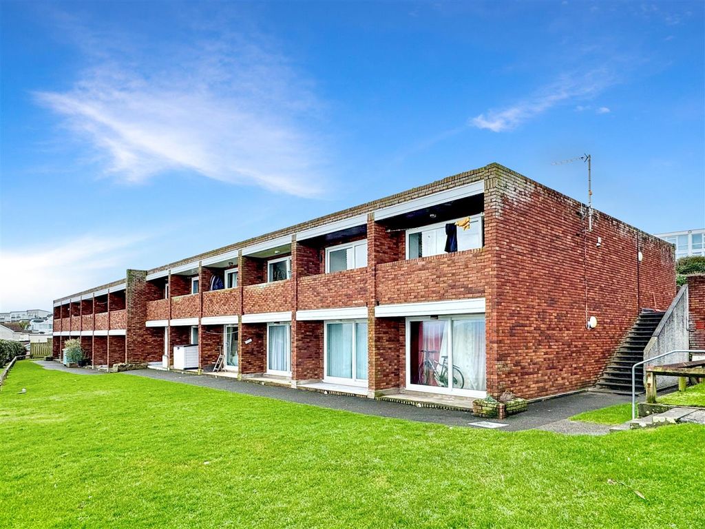 Property photo 1 of 10 B11 Bay Apartments