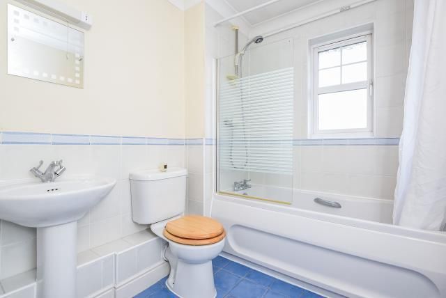 Property photo 3 of 8 Bathroom