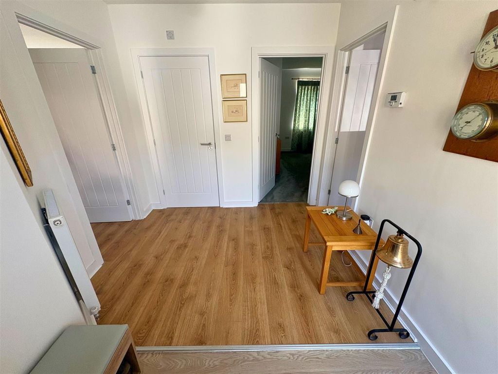 Property photo 2 of 19 Entrance Hallway